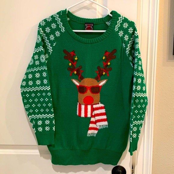 Well Worn Sweaters - Well Worn Green Holiday Reindeer Sweater Size Medium